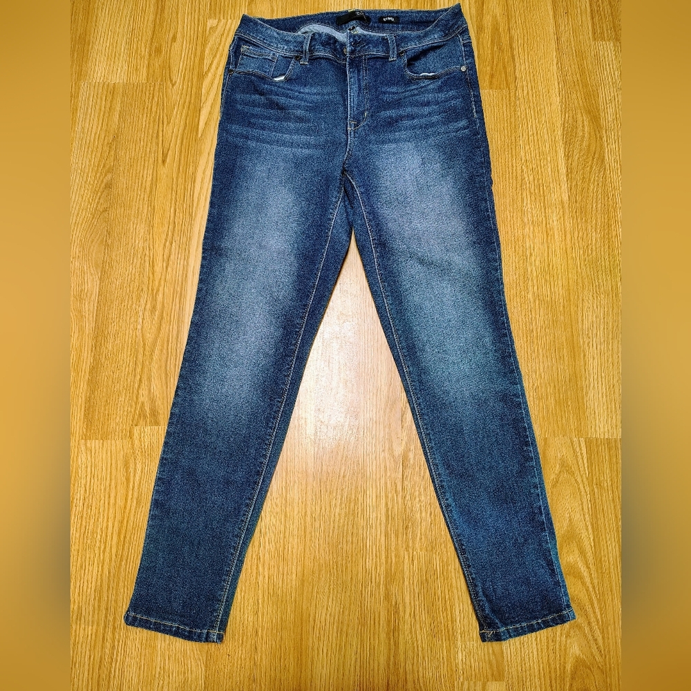 1822 Classic Blue Women's Jeans, Adriana Style Size 12